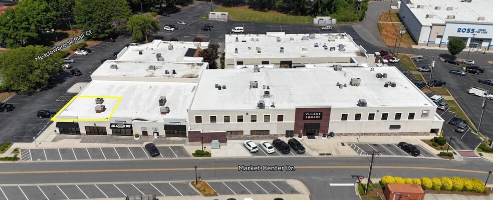 6000 Meadow Brook Mall Ct, Clemmons, NC for lease - Building Photo - Image 3 of 8