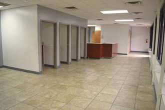 2727 E 10th St, Greenville, NC for lease Interior Photo- Image 2 of 11