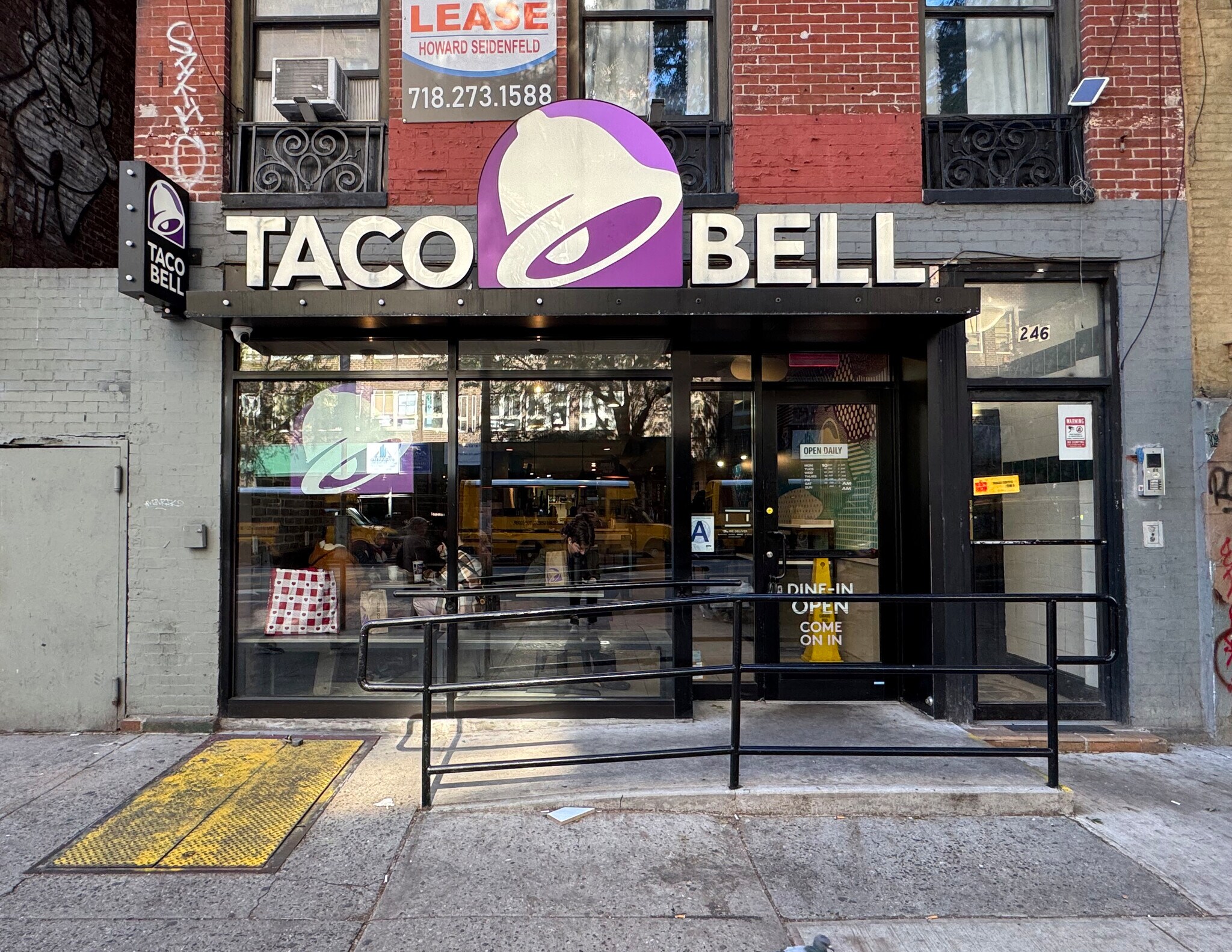 246 E 23rd St, New York, NY for lease Primary Photo- Image 1 of 6