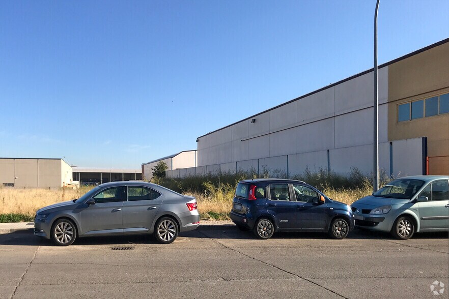 Calle Bronce, 32, Loeches, Madrid à vendre - Photo du bâtiment - Image 3 de 4