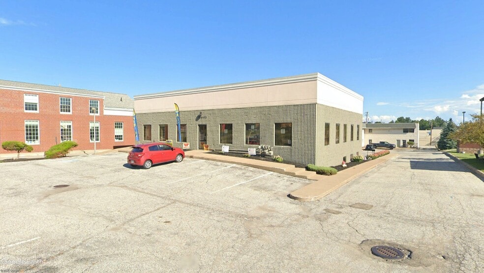 35403 Euclid Ave, Willoughby, OH for lease - Building Photo - Image 2 of 2