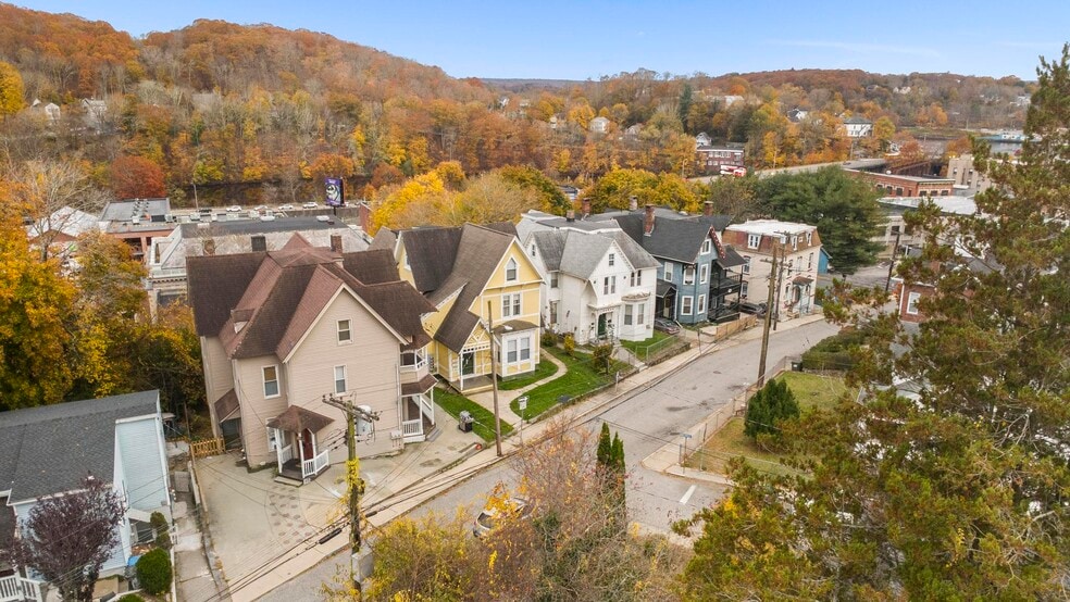 Cliff Street Portfolio portfolio of 4 properties for sale on LoopNet.ca - Building Photo - Image 2 of 30