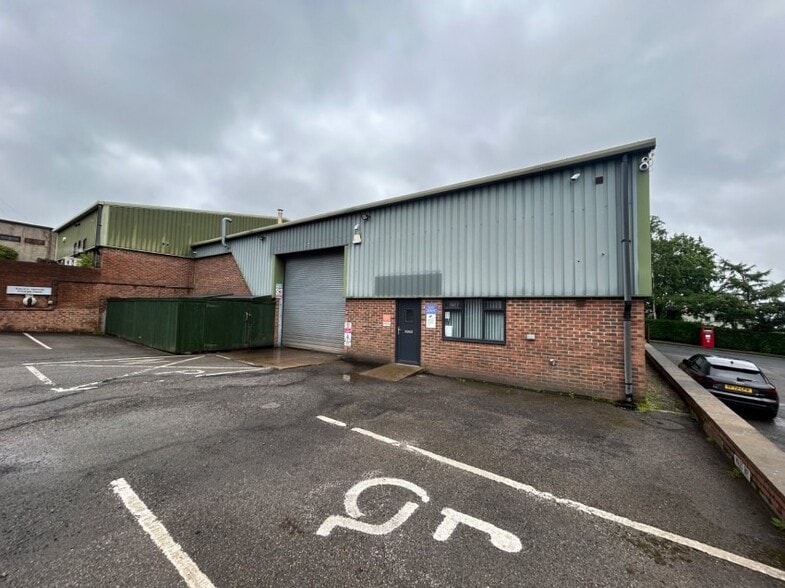 Fairfield Way, Richmond for lease - Building Photo - Image 3 of 3