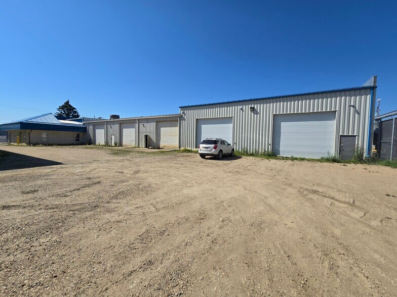 4628 62 St, Red Deer, AB à louer - Photo du bâtiment - Image 2 de 19