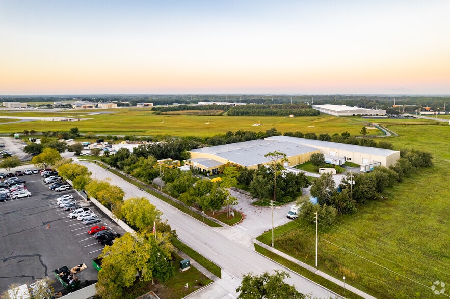 900 Armstrong Blvd, Kissimmee, FL for lease - Aerial - Image 2 of 14