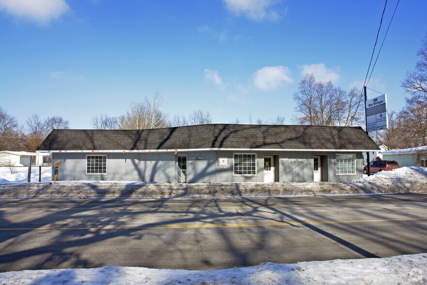 180 W Michigan Ave, Galesburg, MI à vendre - Photo du bâtiment - Image 2 de 3