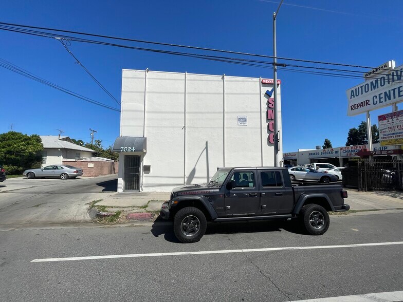 7624 Winnetka Ave, Winnetka, CA for lease - Building Photo - Image 1 of 2