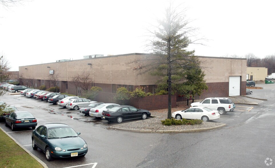 165-181 Fieldcrest Ave, Edison, NJ à louer - Photo du bâtiment - Image 3 de 12