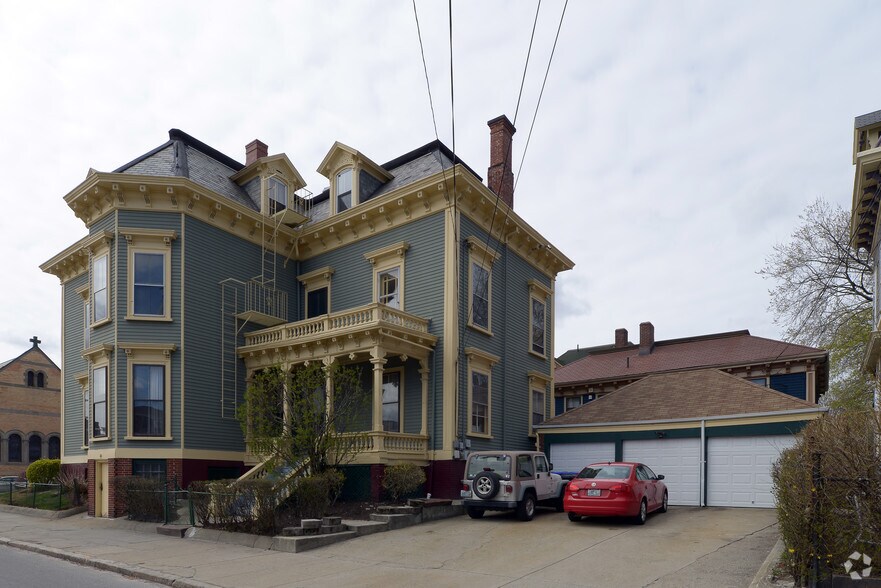 401 Broadway, Providence, RI à vendre - Photo du bâtiment - Image 2 de 38