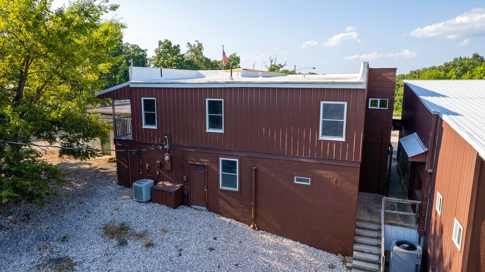 8 Sunset Hills Ct, Sunrise Beach, MO à vendre - Photo du bâtiment - Image 3 de 69