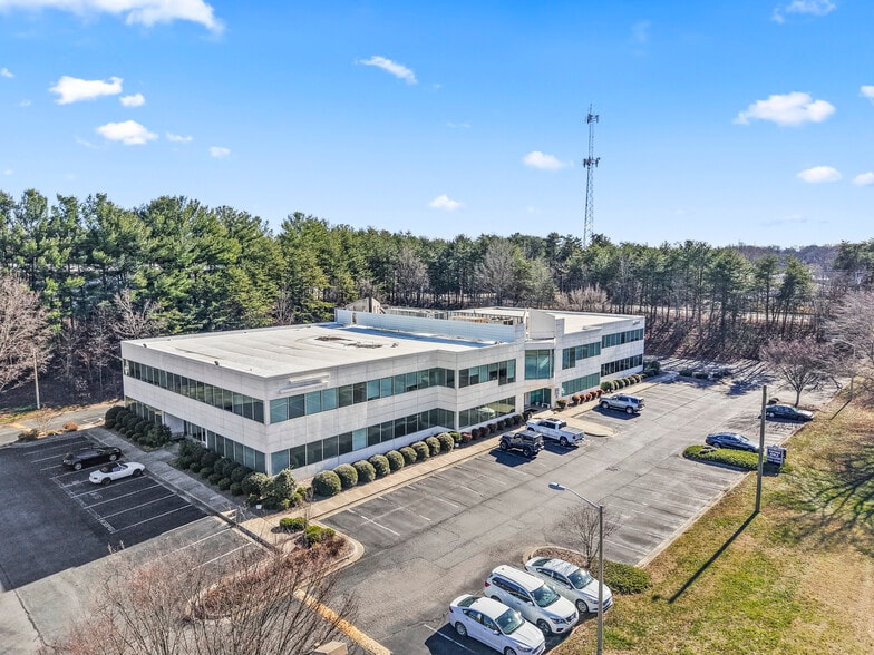 4964 University Pky, Winston-Salem, NC for lease - Building Photo - Image 1 of 7