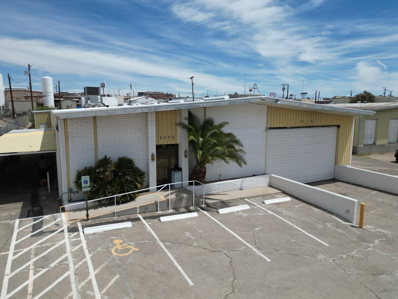 6995 Industrial Ave, El Paso, TX à louer - Photo du bâtiment - Image 3 de 11