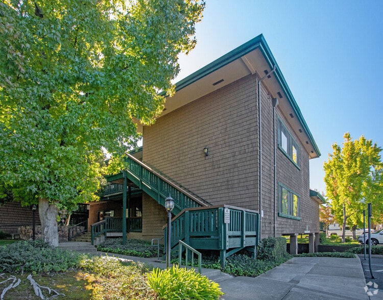 15951 Los Gatos Blvd, Los Gatos, CA à louer - Photo du bâtiment - Image 2 de 7