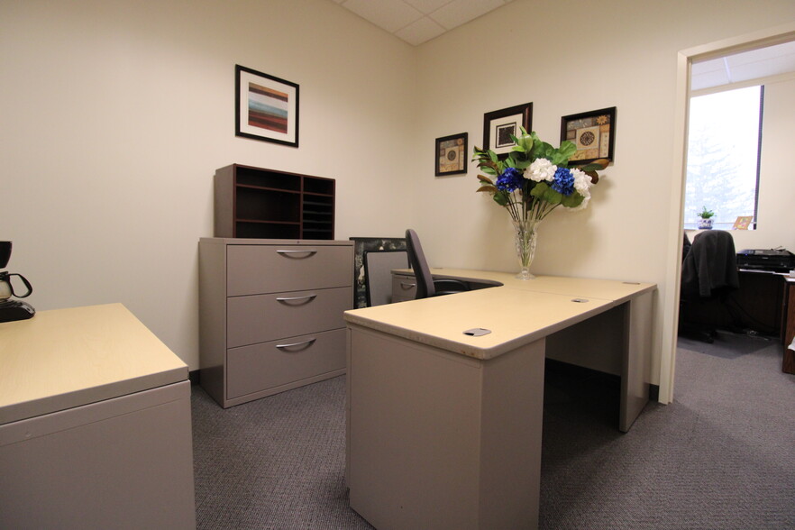94 N Elm St, Westfield, MA for lease - Interior Photo - Image 3 of 6