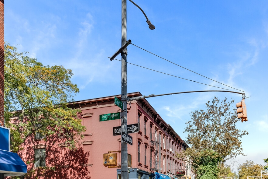 534 Court St, Brooklyn, NY for lease - Building Photo - Image 3 of 25