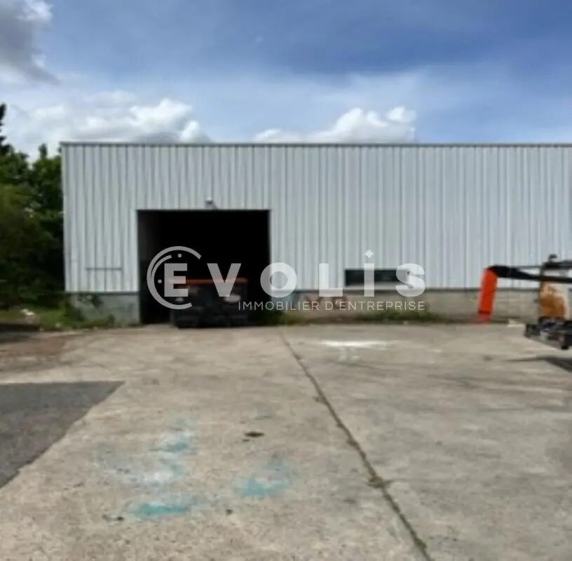 Office in SAINT-OUEN-L'AUMONE for lease Building Photo- Image 1 of 5