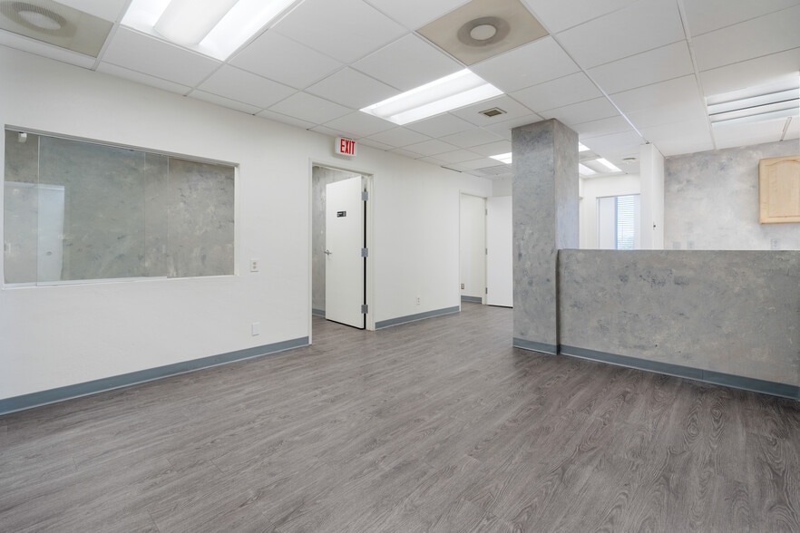 2525 W Greenway Rd, Phoenix, AZ à louer - Photo intérieure - Image 3 de 8