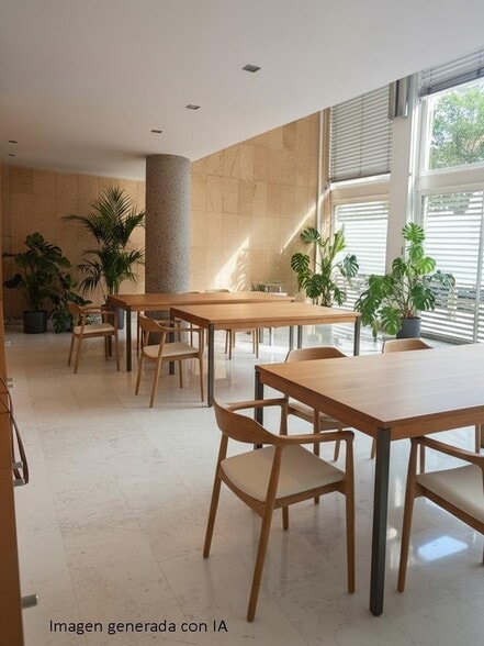 Retail in València for lease - Building Photo - Image 1 of 30