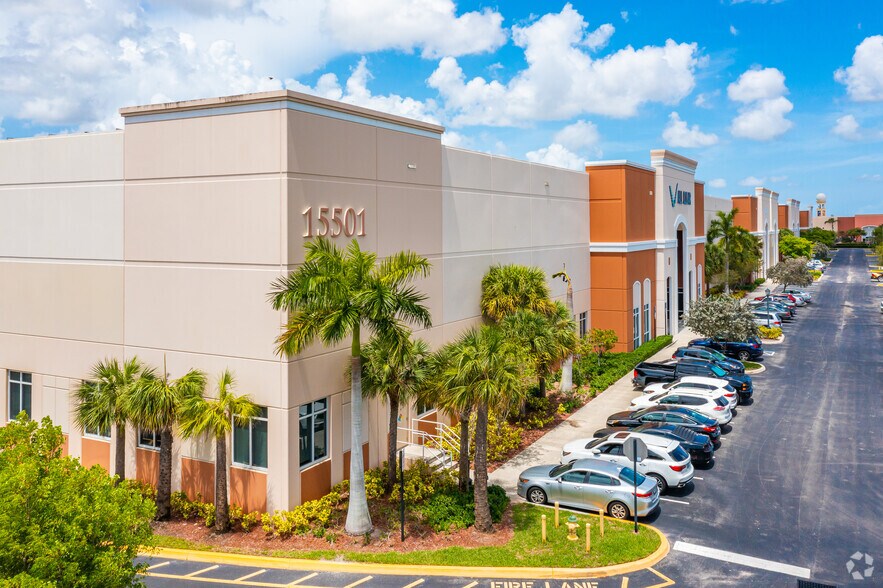 15501 SW 29th St, Miramar, FL à louer - Photo du bâtiment - Image 2 de 11