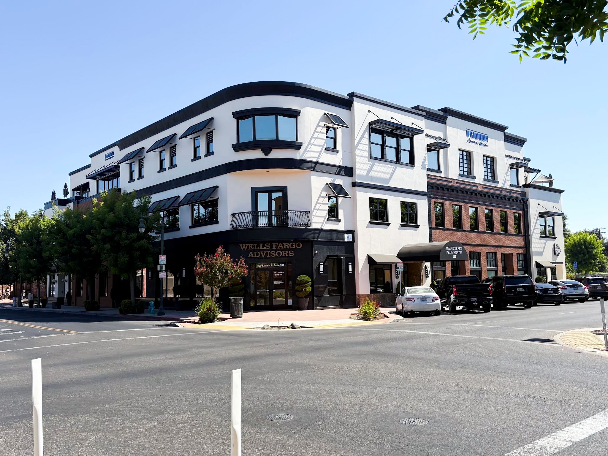 400-410 E Main St, Visalia, CA for lease Interior Photo- Image 1 of 7