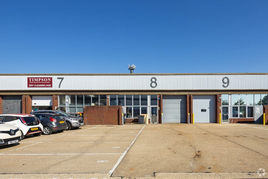 Hall Rd, Hemel Hempstead à louer - Photo du bâtiment - Image 2 de 3