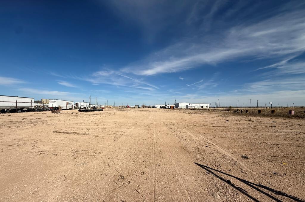 5708 S County Road 1226, Midland, TX for lease Primary Photo- Image 1 of 4