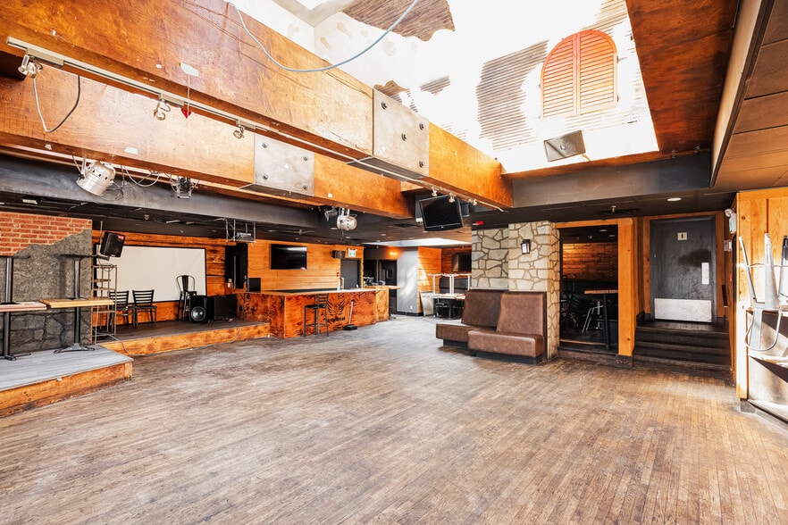 5414 Av Gatineau, Montréal, QC à louer - Photo intérieure - Image 3 de 7