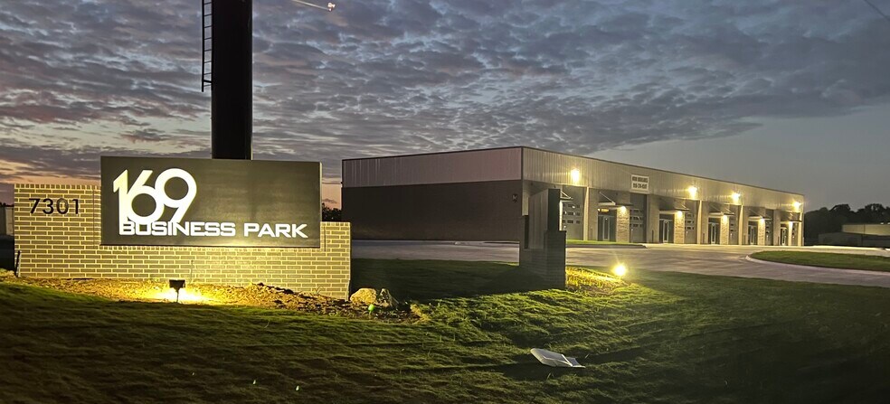 7301 N Owasso Expy, Owasso, OK à louer - Photo du bâtiment - Image 1 de 5