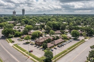 4727-4729 Spottswood Ave, Memphis, TN for lease Building Photo- Image 2 of 16