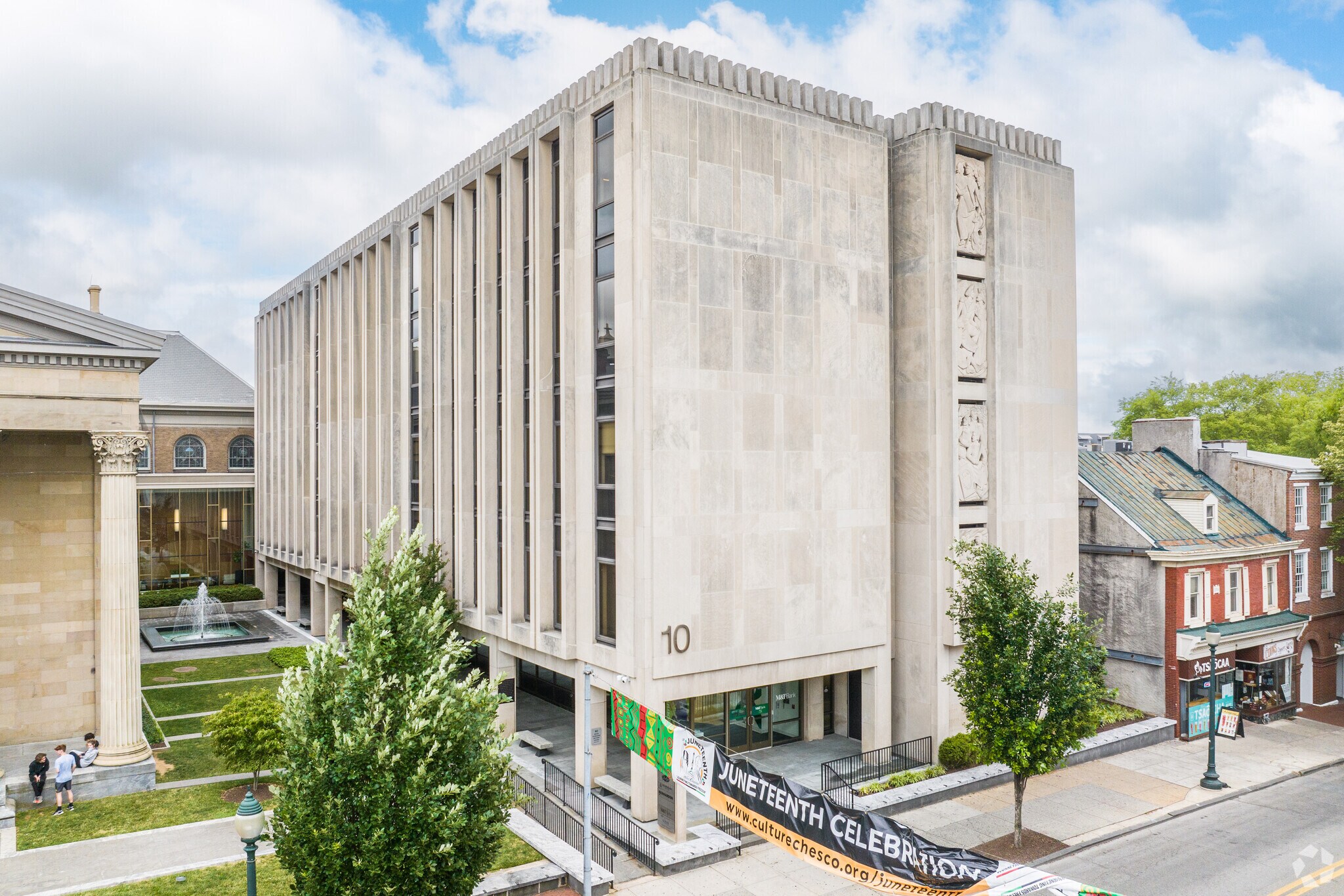 10 N High St, West Chester, PA à louer Photo du bâtiment- Image 1 de 10