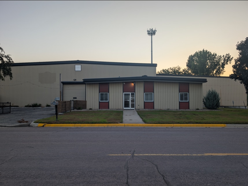 1119 Center St, North Mankato, MN for sale Building Photo- Image 1 of 16