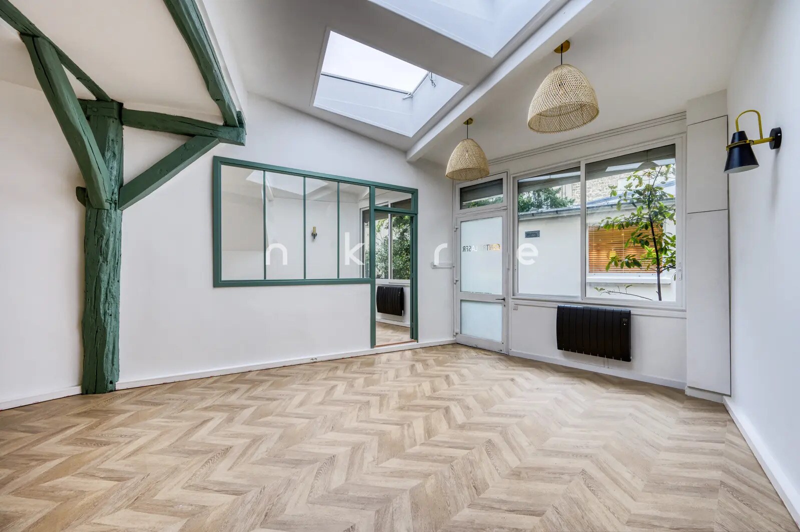 Office in Paris for sale Interior Photo- Image 1 of 9