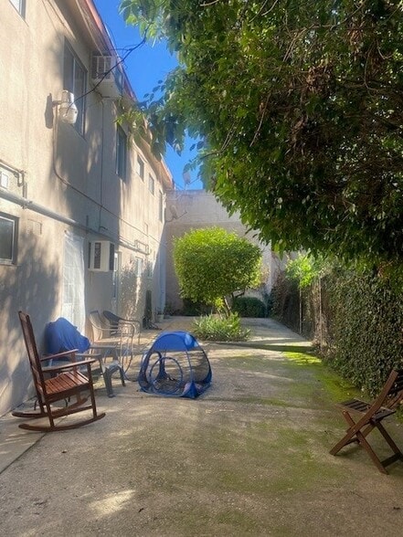 10926 Hortense St, North Hollywood, CA for sale - Building Photo - Image 2 of 15