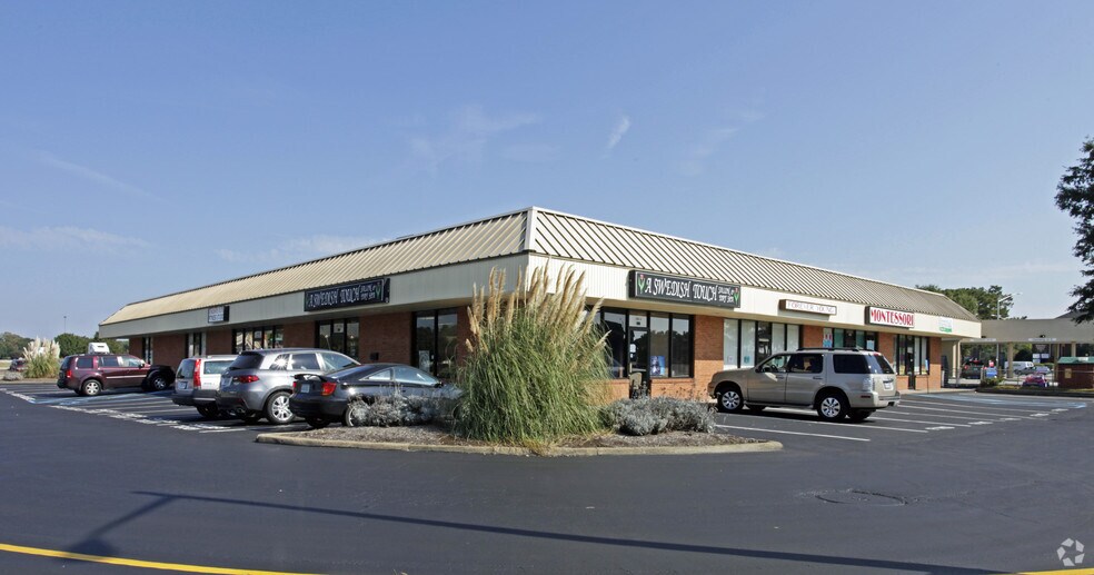 4604 Pembroke Lake Cir, Virginia Beach, VA à louer - Photo du bâtiment - Image 2 de 4