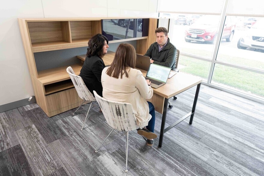 1880 Kimball Ave, Manhattan, KS for lease - Interior Photo - Image 3 of 14