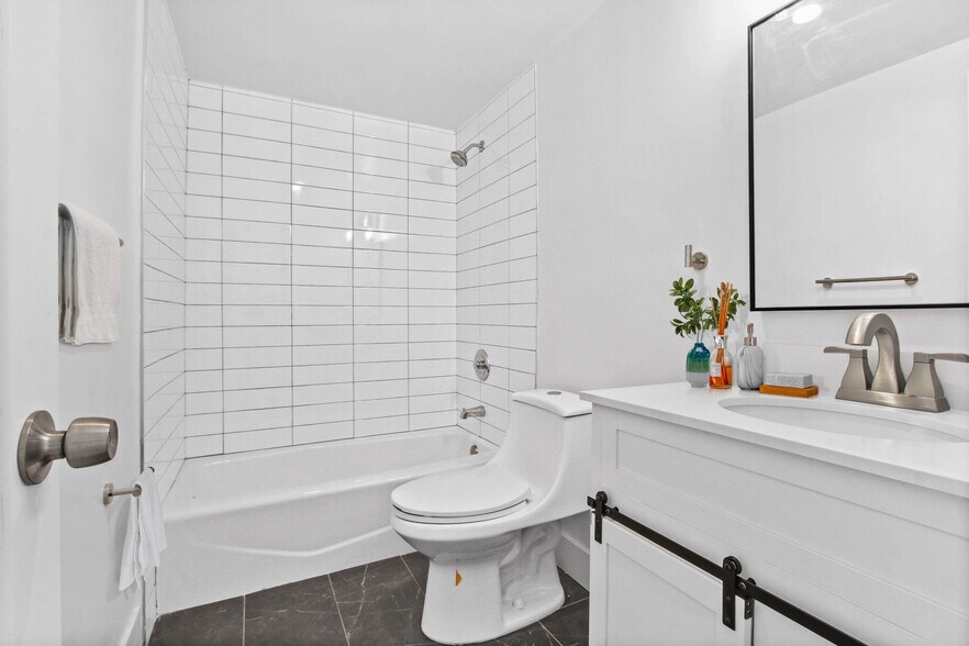 5529 Dairy Ave, Long Beach, CA à vendre - Photo du bâtiment - Image 3 de 16