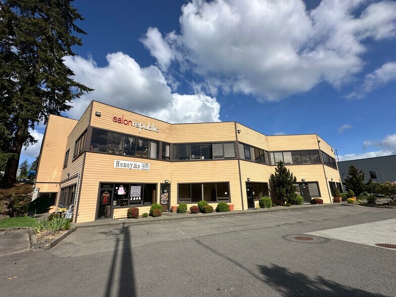 1805 136th Pl NE, Bellevue, WA à louer - Photo du bâtiment - Image 3 de 9