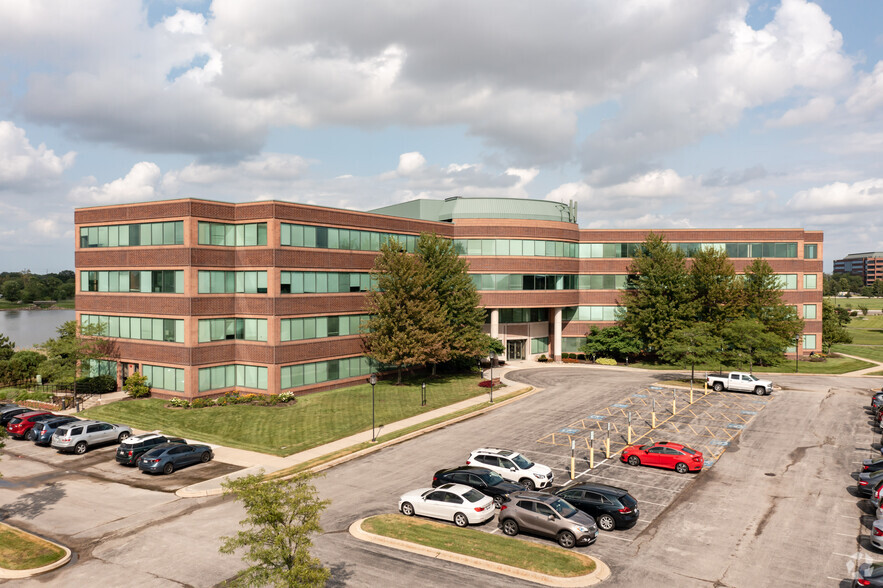 333 Pierce Rd, Itasca, IL for lease - Building Photo - Image 1 of 9