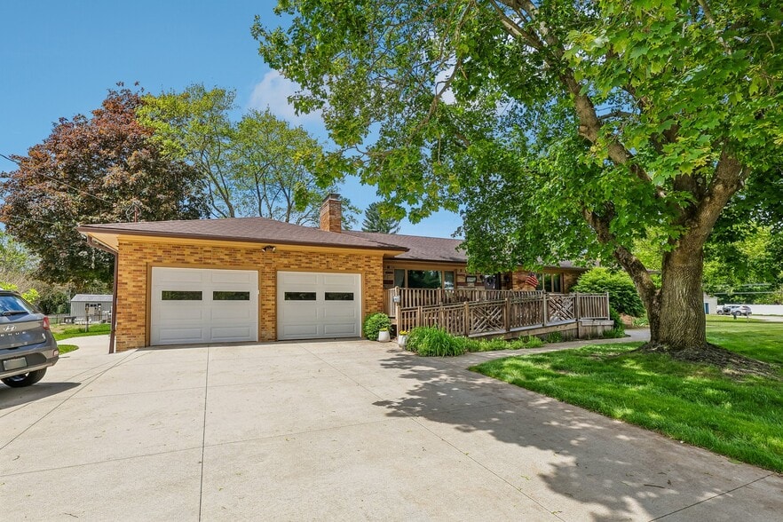 836 Jacoby Rd, Copley, OH à vendre - Photo du bâtiment - Image 2 de 66