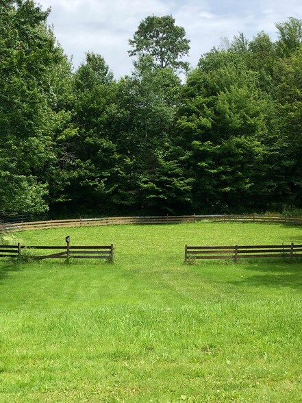 1316 Pit Rd, Java Center, NY à vendre - Photo du bâtiment - Image 3 de 11