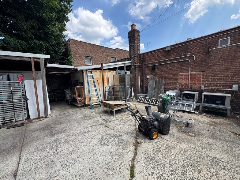 189-01 Crocheron Ave, Flushing, NY for sale - Building Photo - Image 2 of 6
