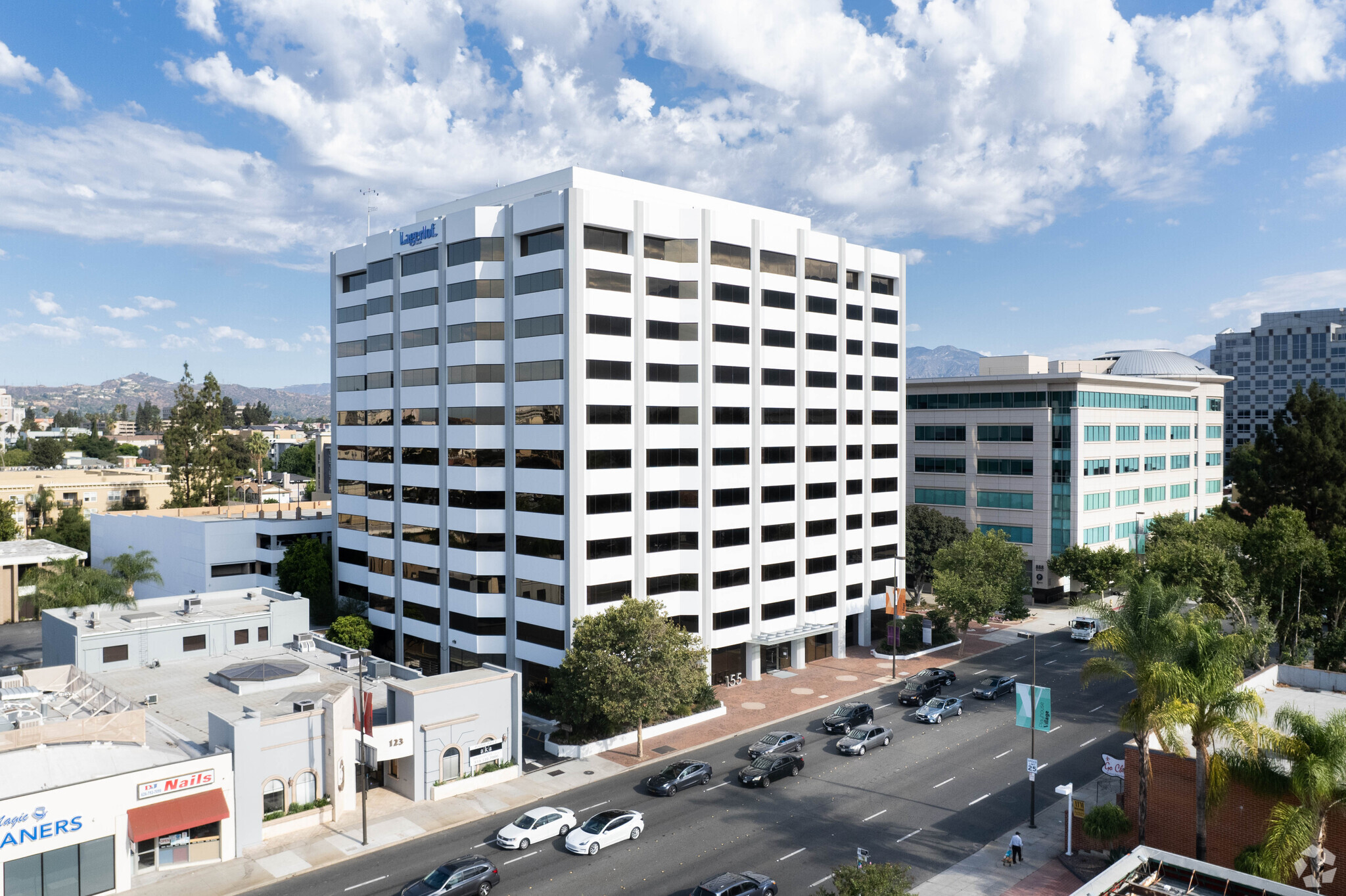 155 N Lake Ave, Pasadena, CA à louer Photo du bâtiment- Image 1 de 23