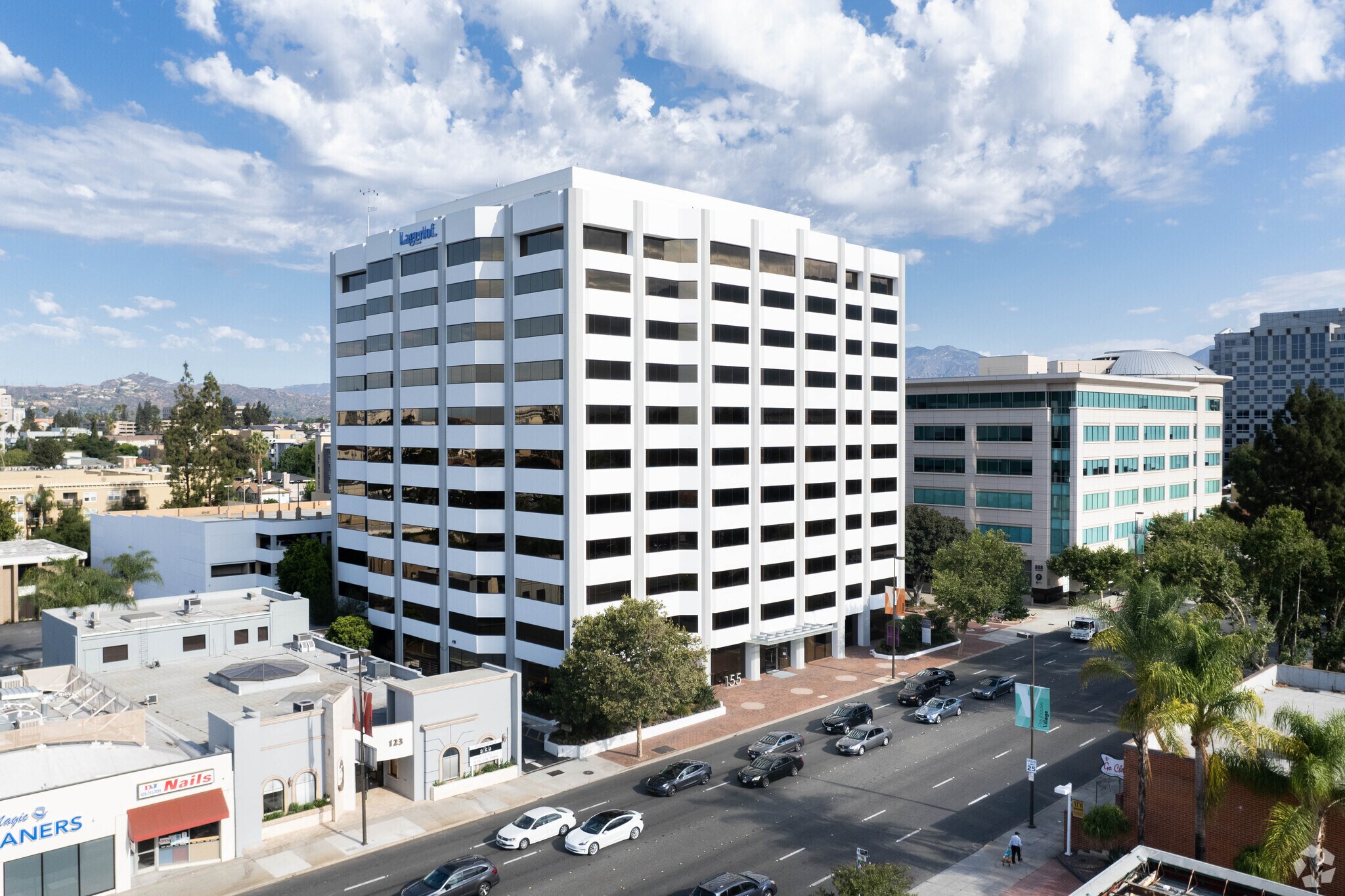 155 N Lake Ave, Pasadena, CA à louer Photo principale- Image 1 de 33