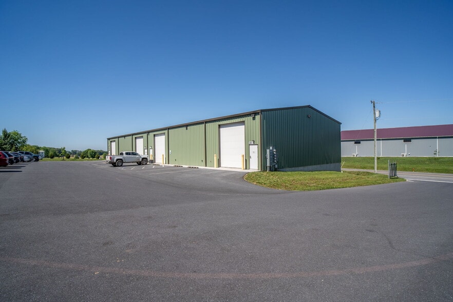 1571 Pleasants Dr, Mount Crawford, VA for lease - Building Photo - Image 2 of 32