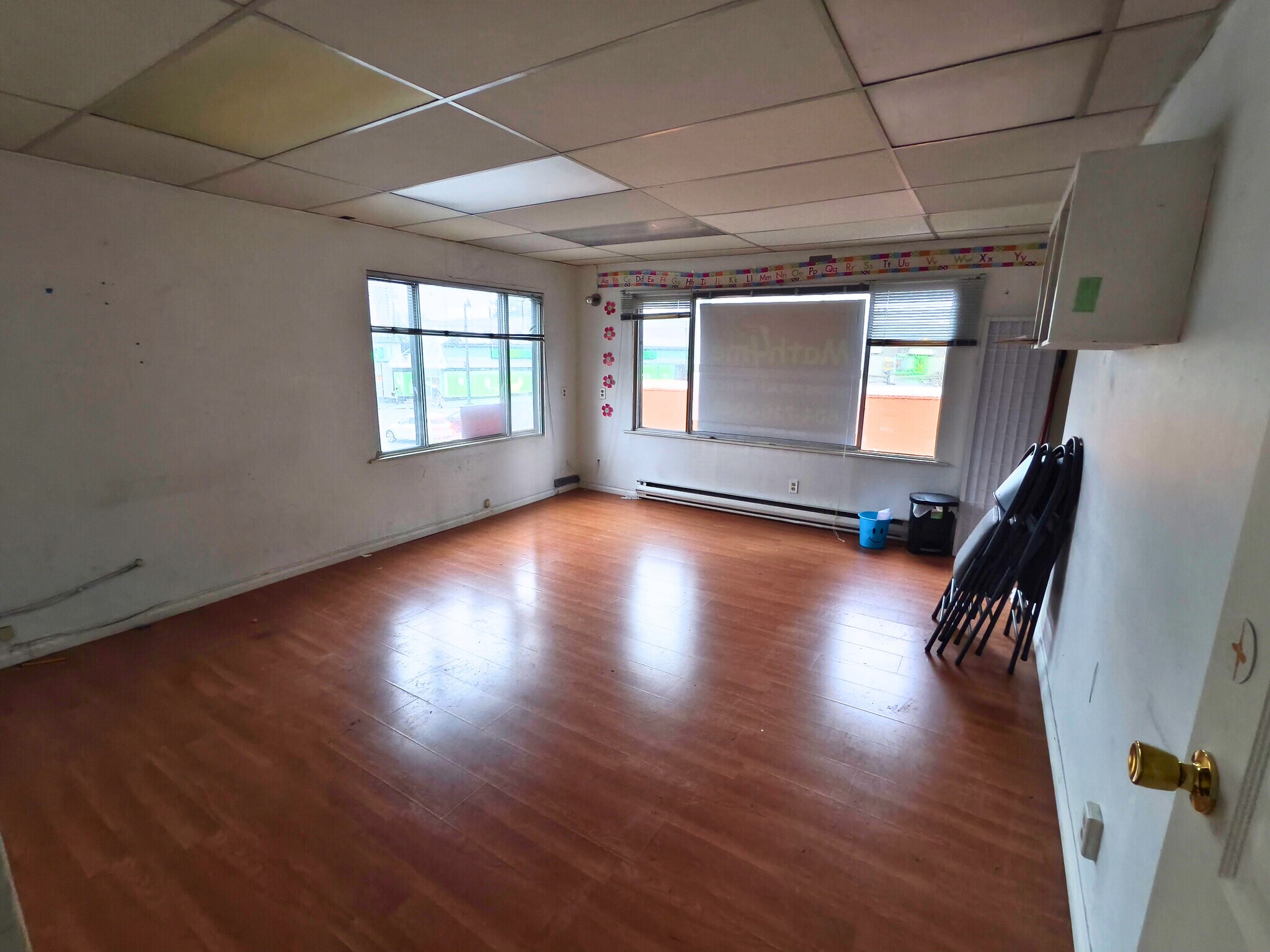 3903 Knight St, Vancouver, BC for sale Interior Photo- Image 1 of 1