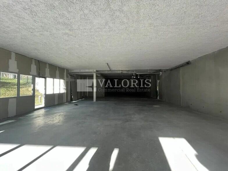 Flex in Lissieu for sale - Interior Photo - Image 3 of 5