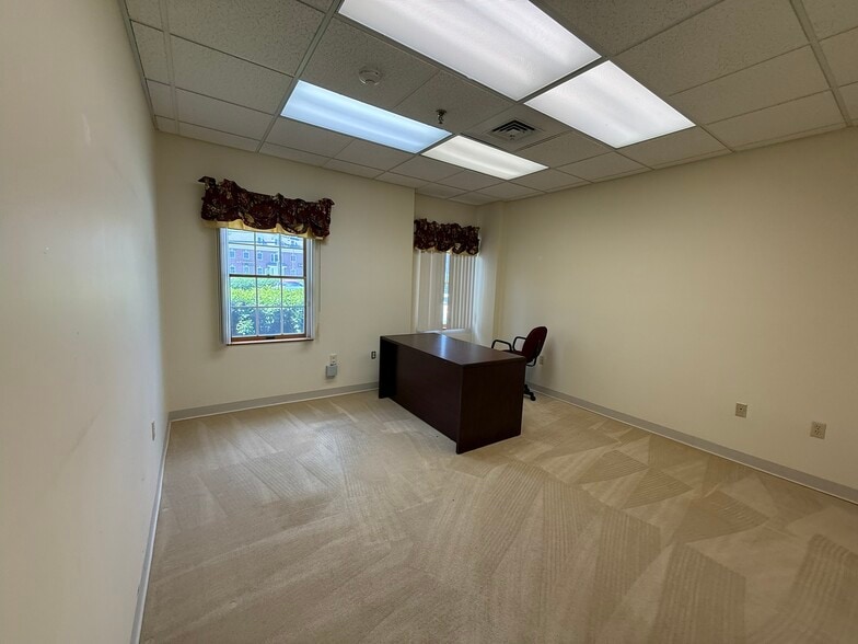 234 Littleton Rd, Westford, MA for lease - Building Photo - Image 3 of 8