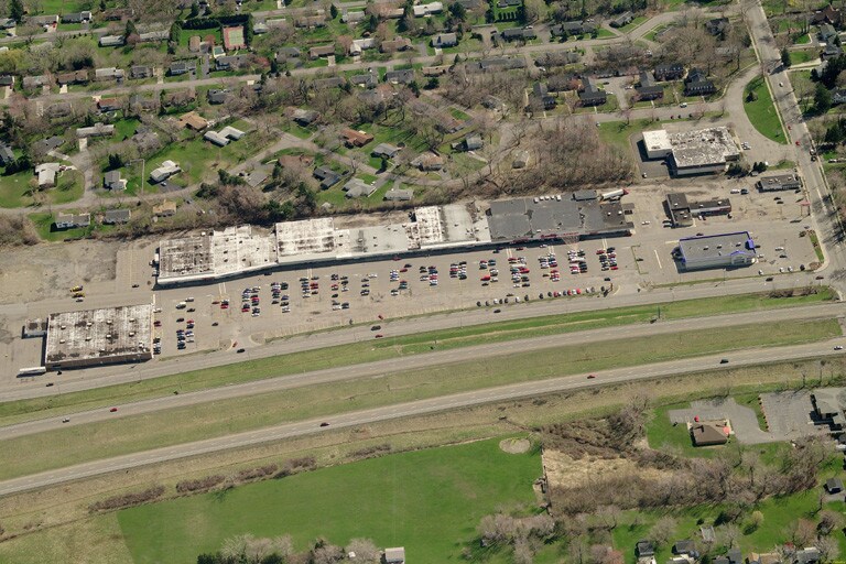 1170 Central Ave, Dunkirk, NY à louer - Photo du bâtiment - Image 2 de 5