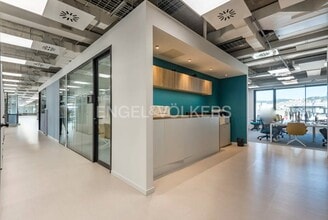 Office in Barcelona, Barcelona for lease Interior Photo- Image 2 of 5