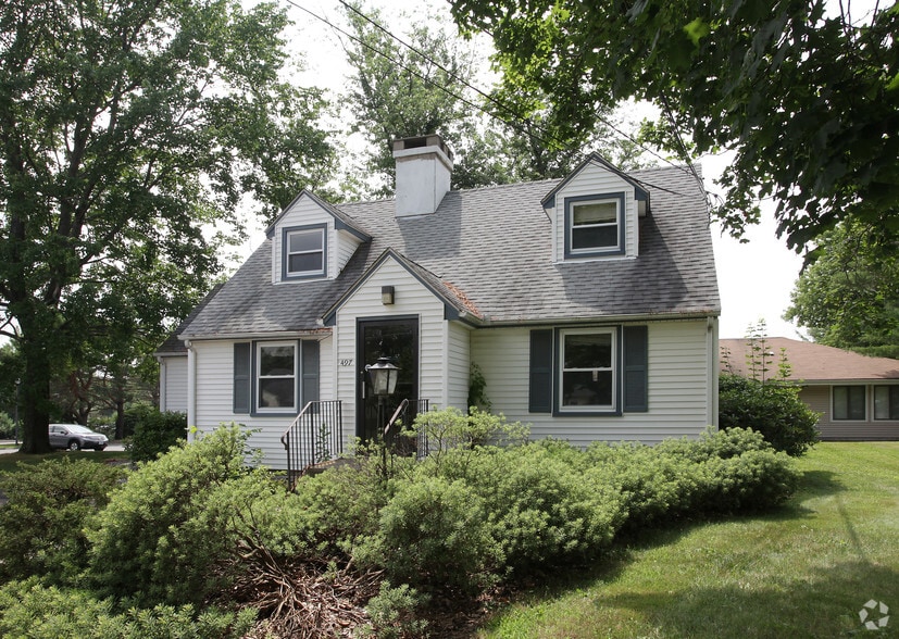 497 Buckland Rd, South Windsor, CT à vendre - Photo du bâtiment - Image 3 de 3